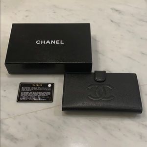 💯 authentic Chanel classic flap wallet